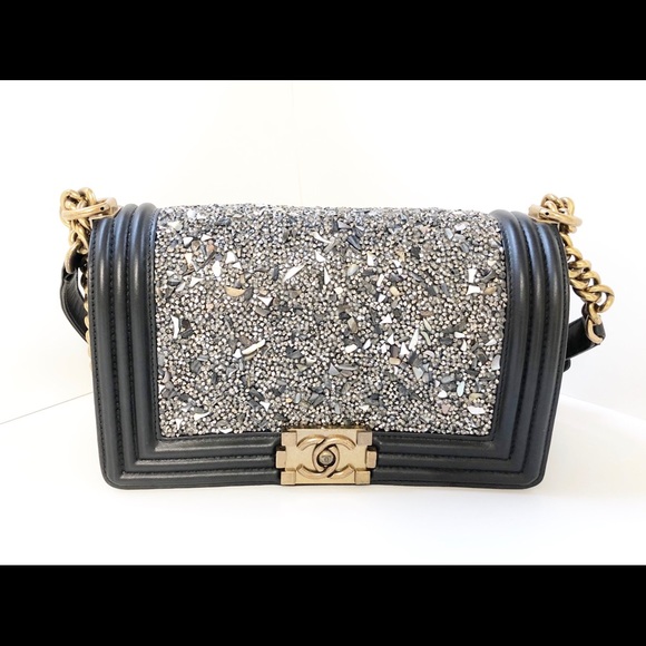 chanel crystal le boy bolsa